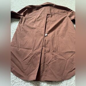 Foxcroft Brown button down blouse size Medium tunic